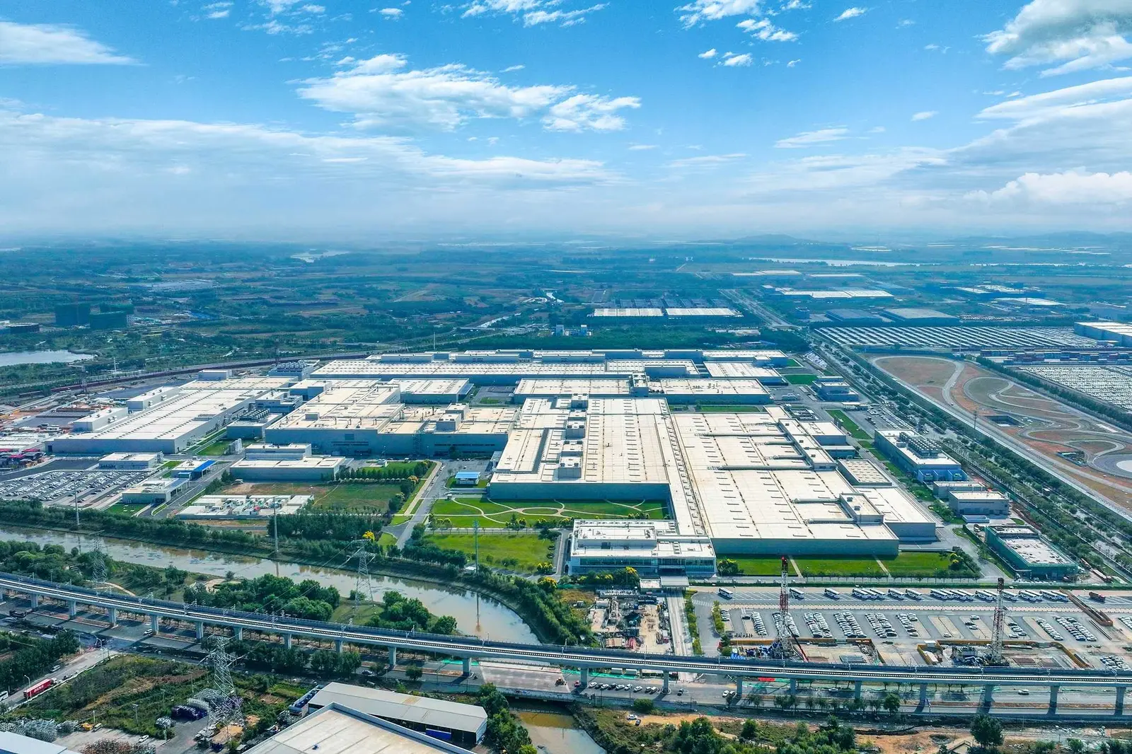 Vue aérienne du site de production BMW à Shenyang, en Chine
