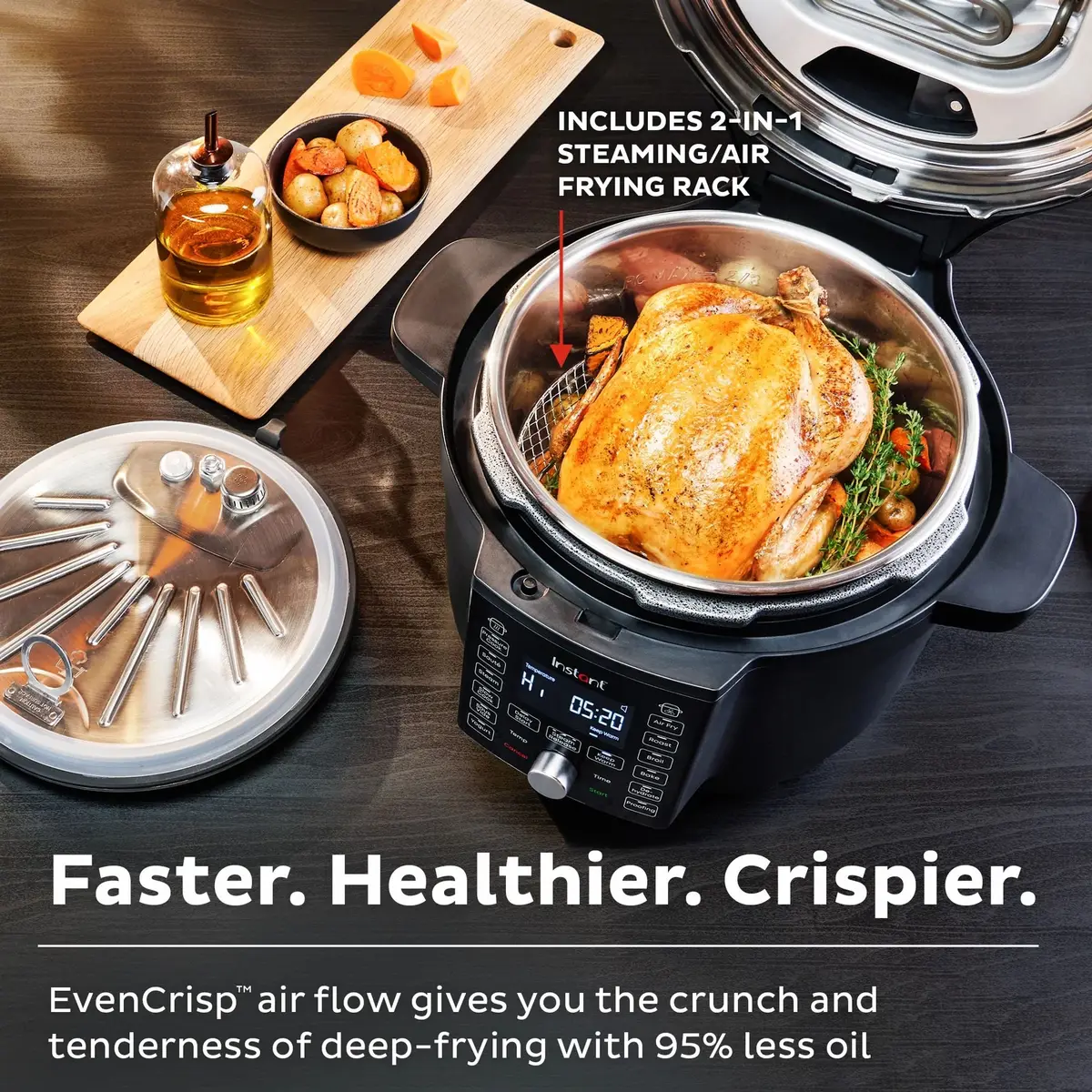 Poulet rôti sur la grille à l'intérieur de l'Instant Pot Duo Crisp