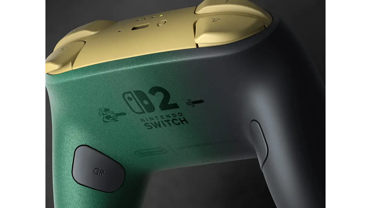 Close up of the 8-bit Link artwork on the back